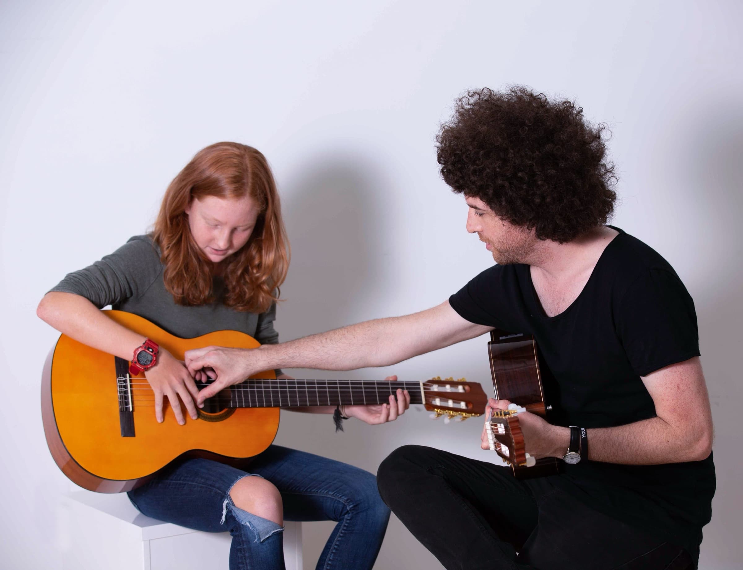 Acoustic guitar lesson at Wynwood School of Music